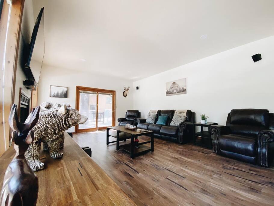 Kathys Cabin, King Bed, Hot Tub, Near-Nau & Downtown Attractions, Perfect Year-Round Mountain Getaway Флегстафф Екстер'єр фото