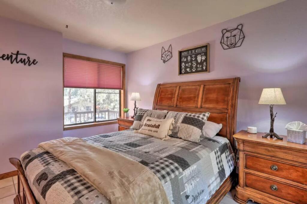 Kathys Cabin, King Bed, Hot Tub, Near-Nau & Downtown Attractions, Perfect Year-Round Mountain Getaway Флегстафф Екстер'єр фото