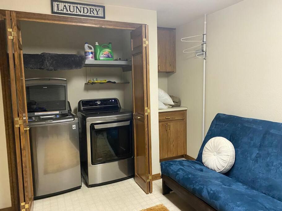 Kathys Cabin, King Bed, Hot Tub, Near-Nau & Downtown Attractions, Perfect Year-Round Mountain Getaway Флегстафф Екстер'єр фото