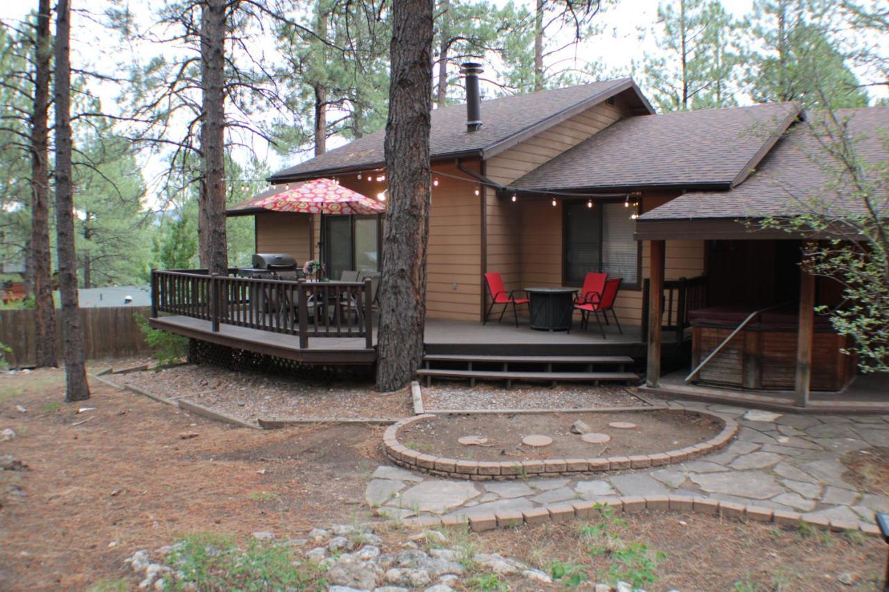Kathys Cabin, King Bed, Hot Tub, Near-Nau & Downtown Attractions, Perfect Year-Round Mountain Getaway Флегстафф Екстер'єр фото