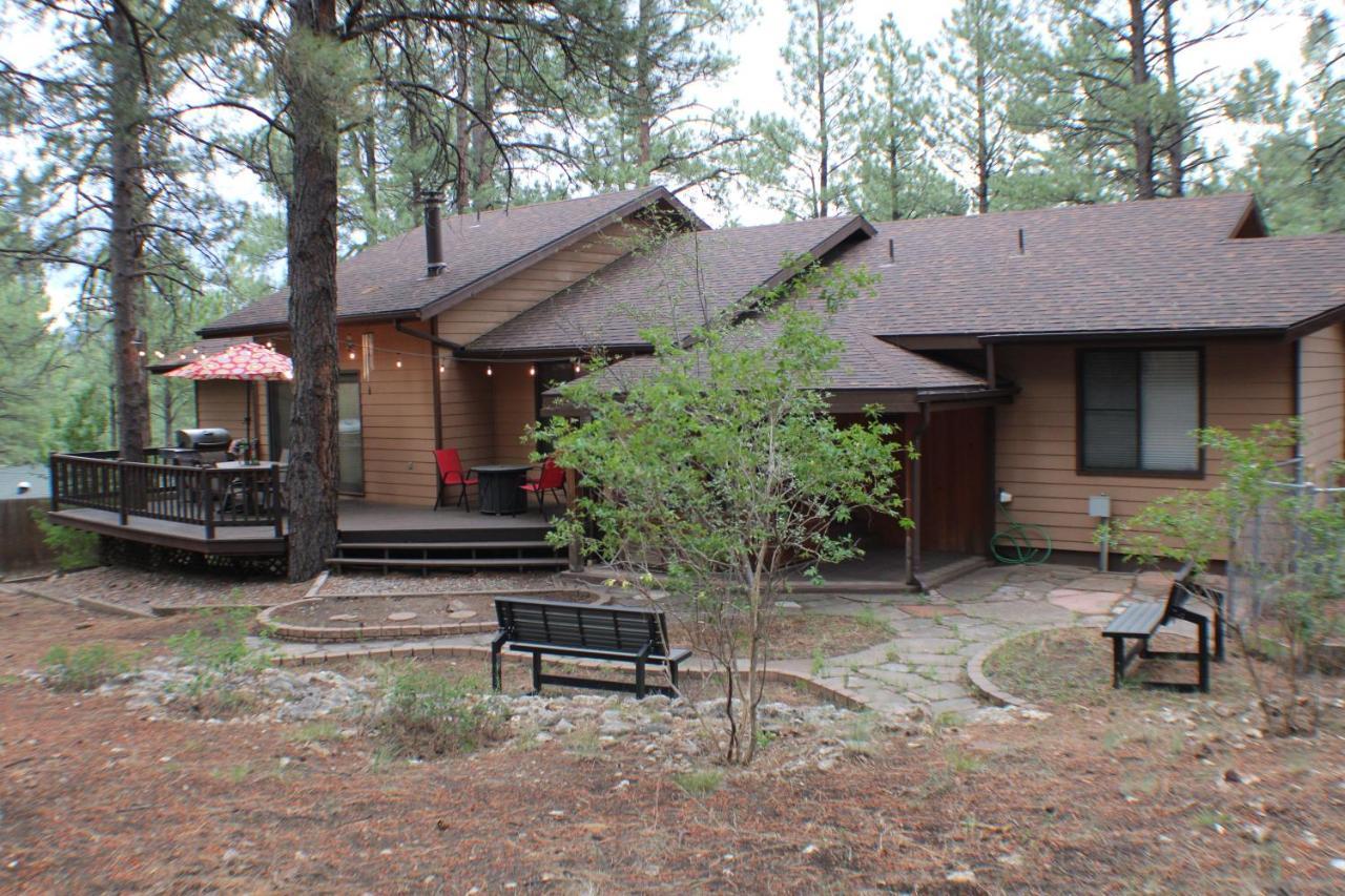Kathys Cabin, King Bed, Hot Tub, Near-Nau & Downtown Attractions, Perfect Year-Round Mountain Getaway Флегстафф Екстер'єр фото