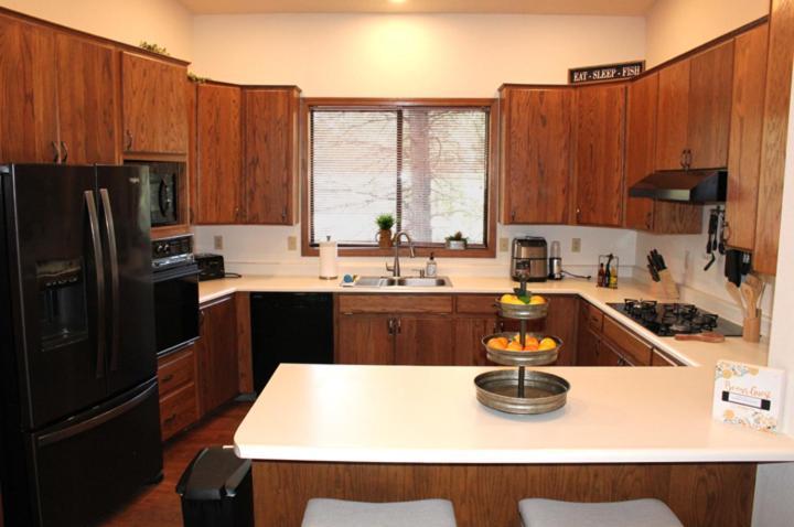 Kathys Cabin, King Bed, Hot Tub, Near-Nau & Downtown Attractions, Perfect Year-Round Mountain Getaway Флегстафф Екстер'єр фото
