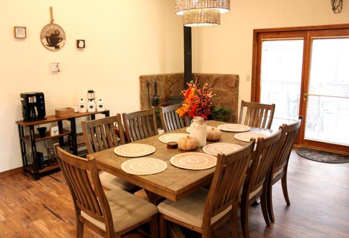 Kathys Cabin, King Bed, Hot Tub, Near-Nau & Downtown Attractions, Perfect Year-Round Mountain Getaway Флегстафф Екстер'єр фото